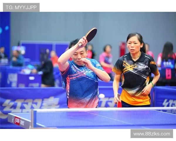 乒乓球比赛激烈的瞬间：选手们的精彩对决与拼搏精神